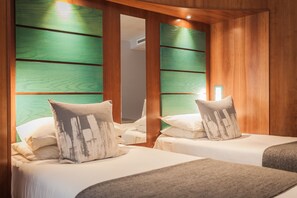 Classic Room, 2 Single Beds | Down duvets, in-room safe, desk, blackout curtains - Mercure Bristol Brigstow Hotel (Bristol)