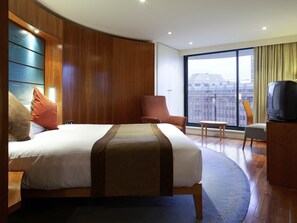Superior Room, 1 Queen Bed | Down comforters, in-room safe, desk, blackout drapes - Mercure Bristol Brigstow Hotel (Bristol)