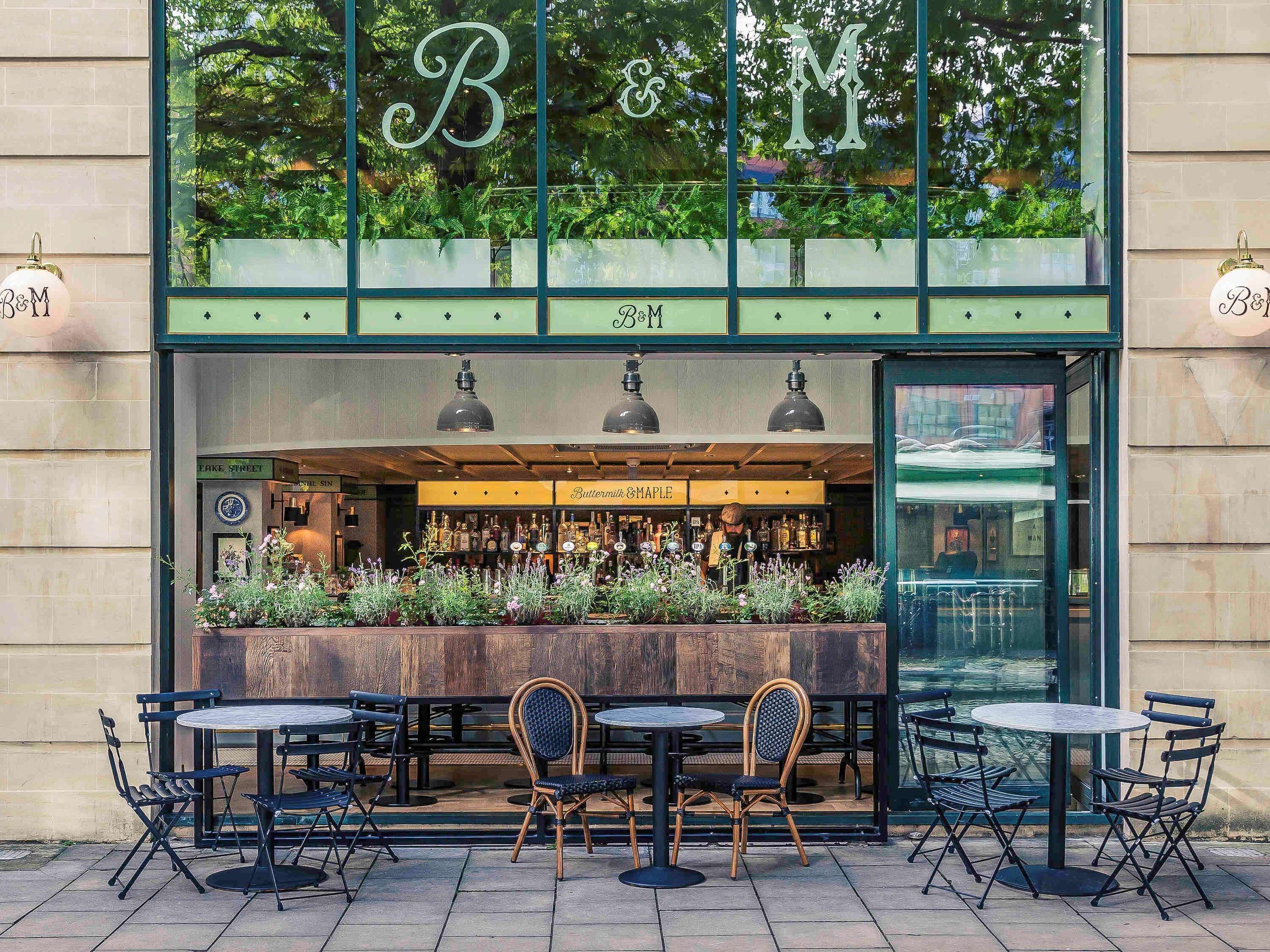 Lunsj og middag serveres, regionale retter