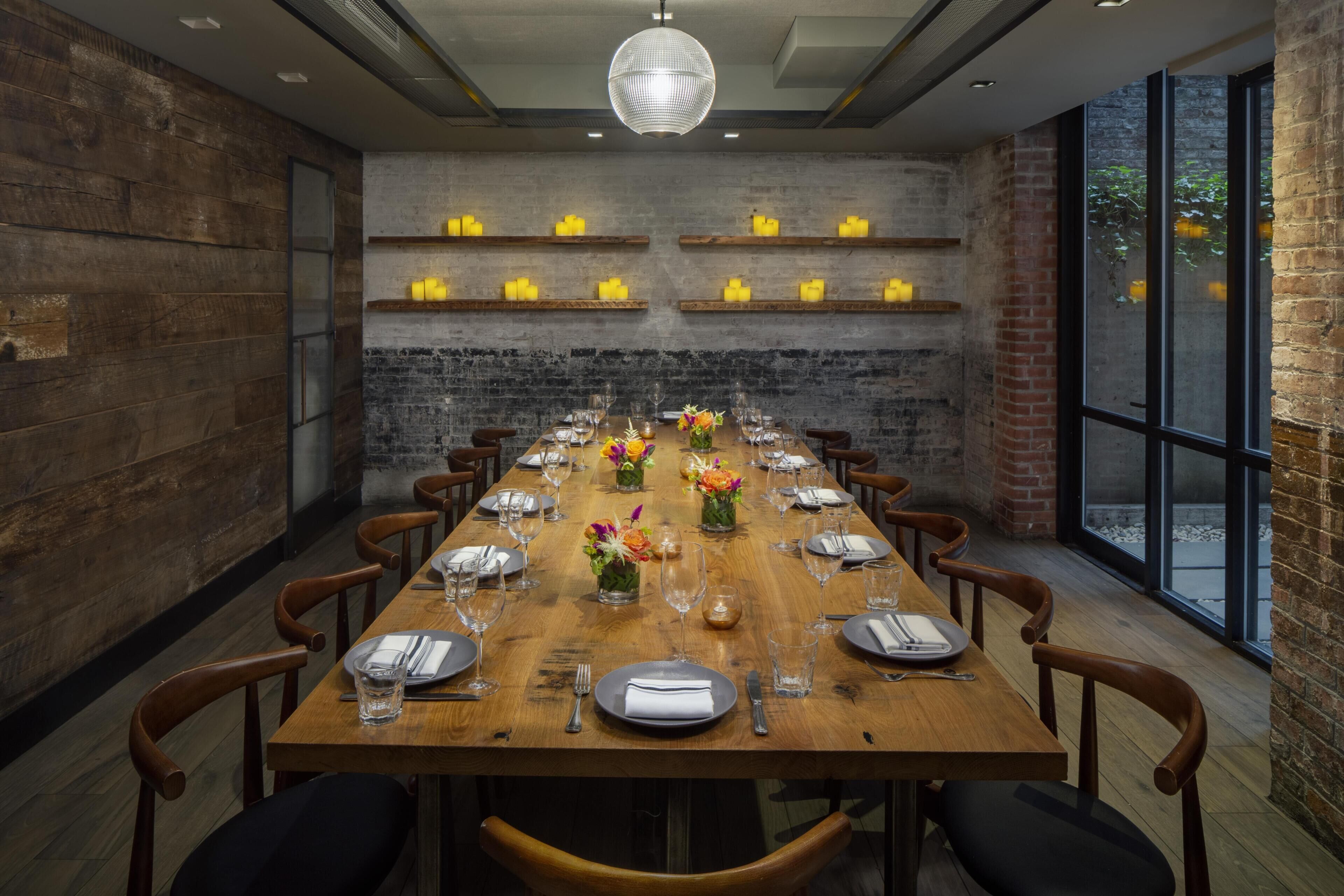 2 restaurantes: opção de jantar e brunch aos fins de semana