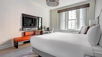 Zimmer, 1 King-Bett | Hochwertige Bettwaren, Pillowtop-Betten, Zimmersafe, Schreibtisch