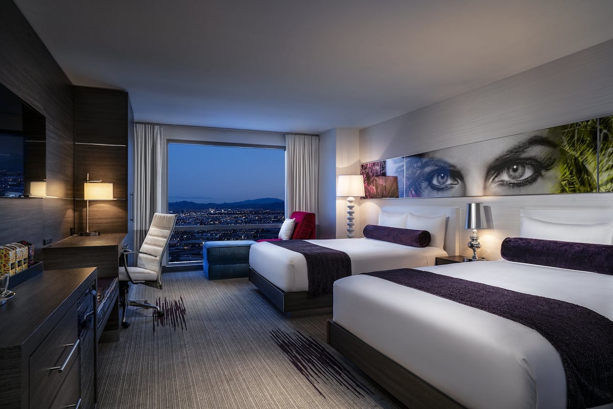 Literie de qualité supérieure, surmatelas, minibar
