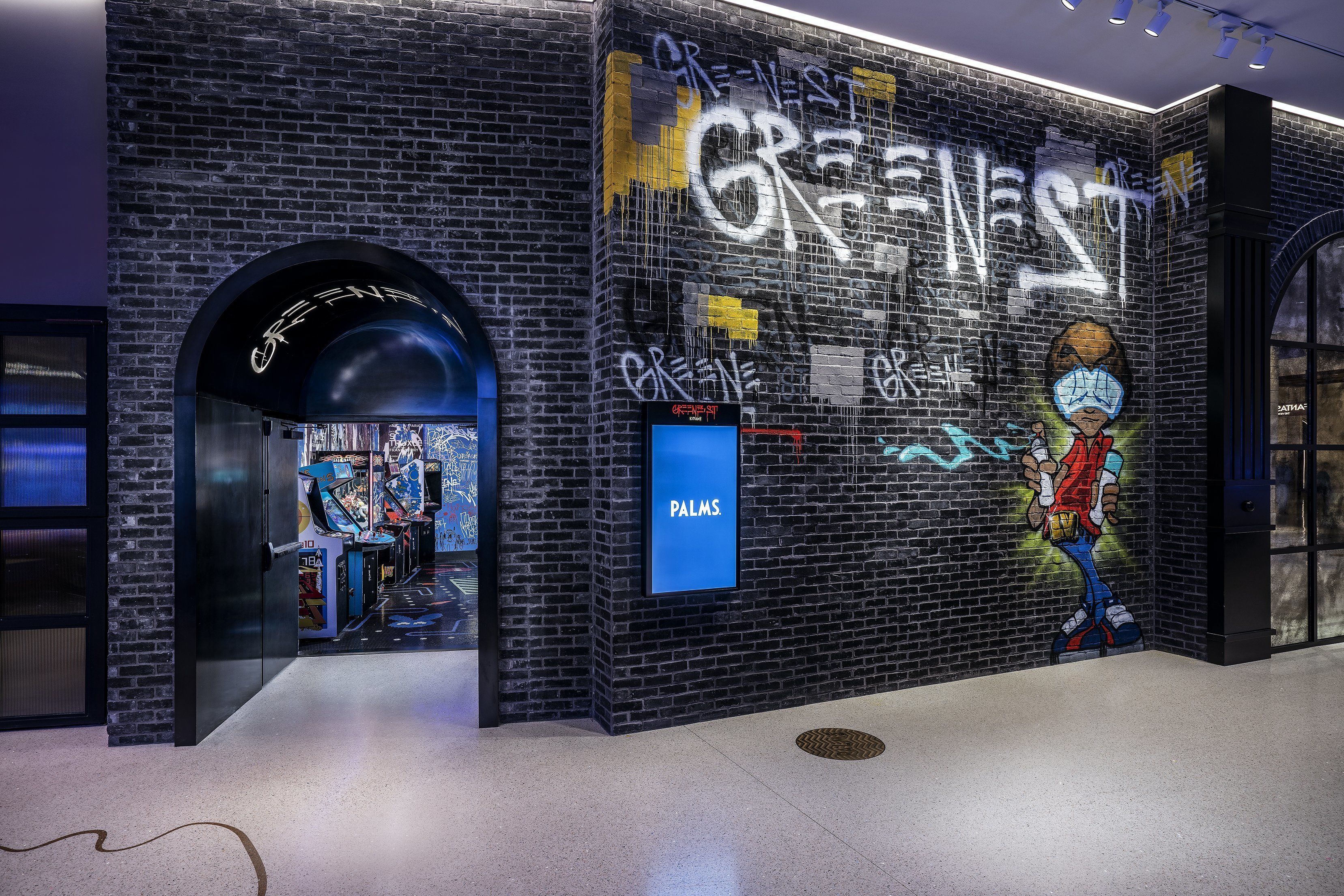 10 restaurants, breakfast served, local and international cuisine