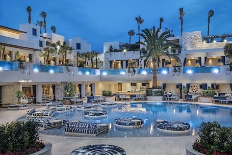 Seasonal outdoor pool, open 10:00 AM to 6:00 PM, cabanas (surcharge). Palms Casino Resort