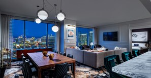 Flat-screen TV, pay films - Palms Casino Resort (Las Vegas)