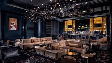 5 Bars/Lounges, Bar auf der Dachterrasse