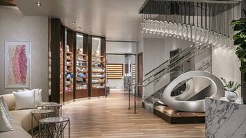 Sauna, steam room, Turkish bath, body treatments, deep-tissue massages