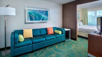 Sengetøy av topp kvalitet, skrivebord og strykejern/-brett