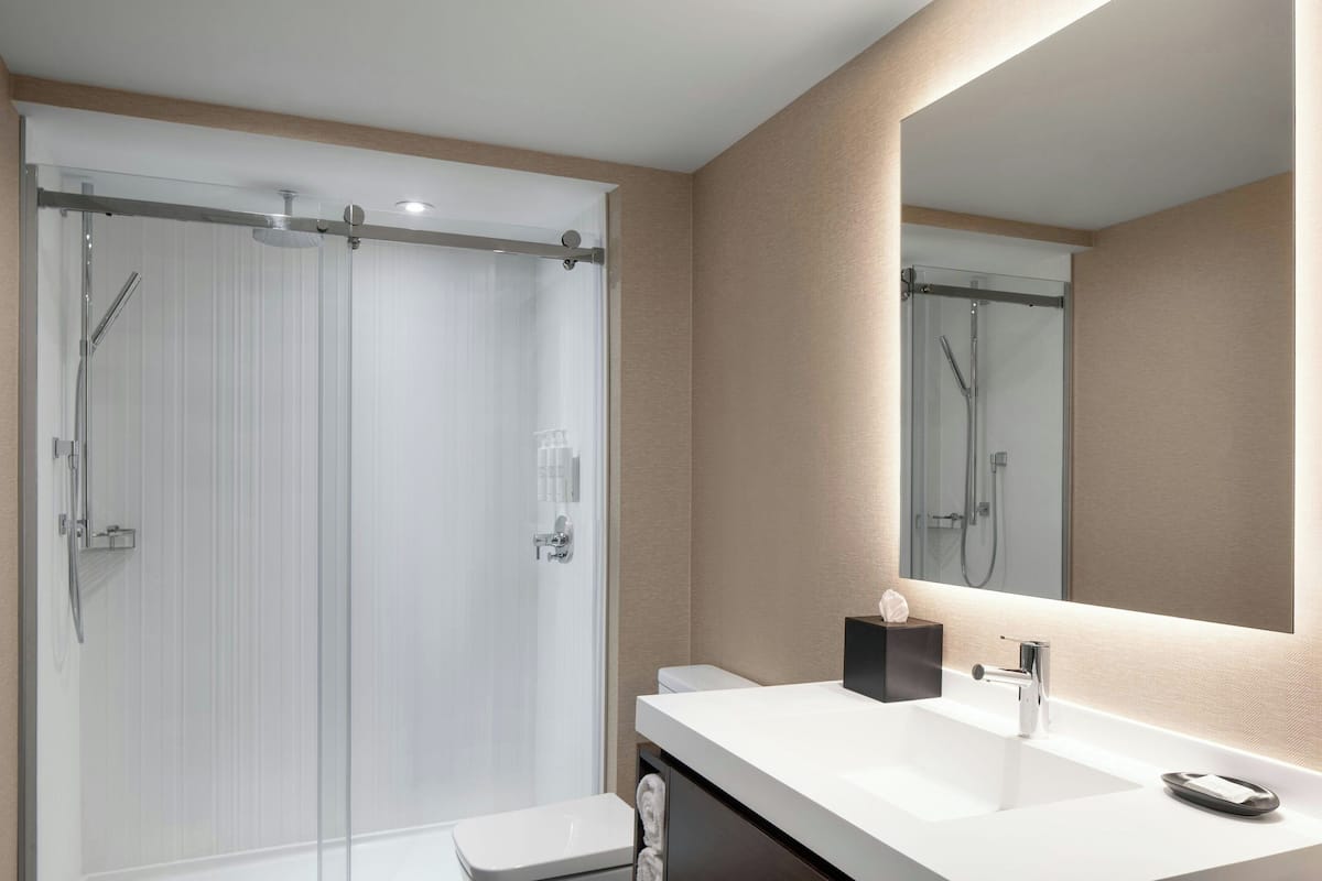 Literie hypoallergénique, surmatelas, coffres-forts dans les chambres