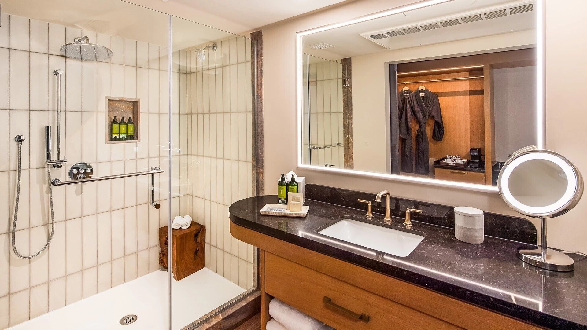 premier room, 1 king bed (cliffs) | bathroom | shower, designer toiletries, hair dryer, towels