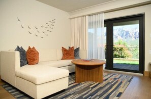 เครื่องนอนป้องกันสารก่อภูมิแพ้, ผ้าม่านกันแสง, เตารีด/โต๊ะรีดผ้า