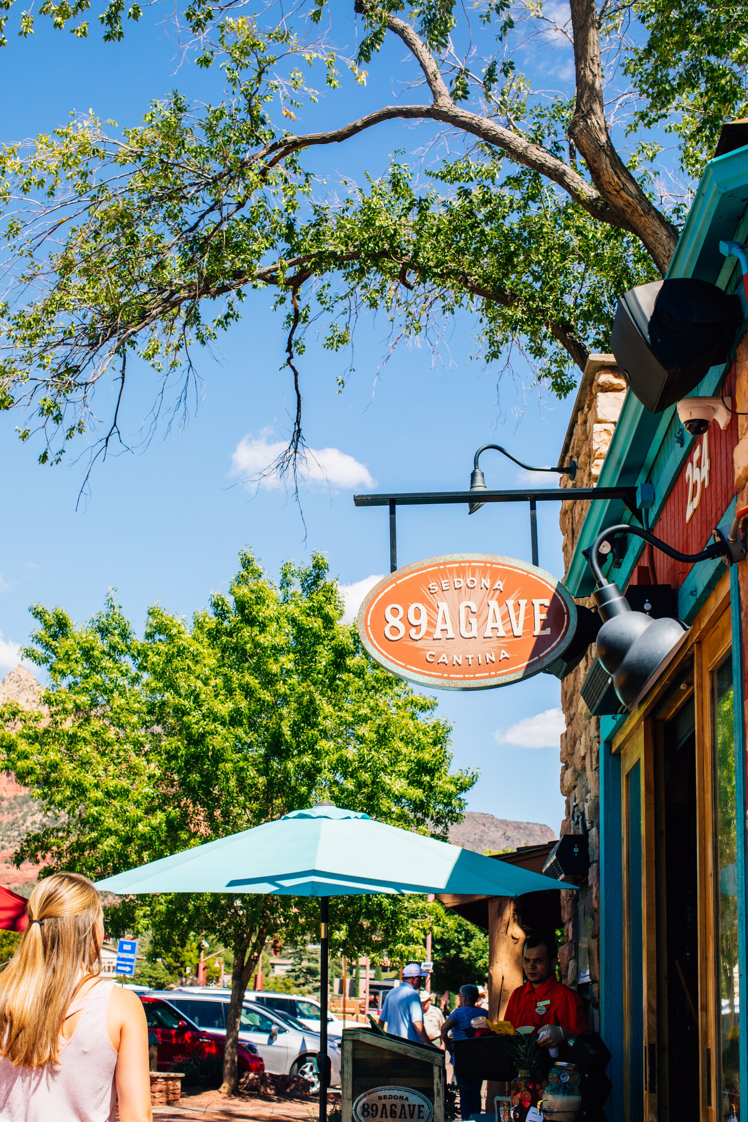 lunch and dinner served