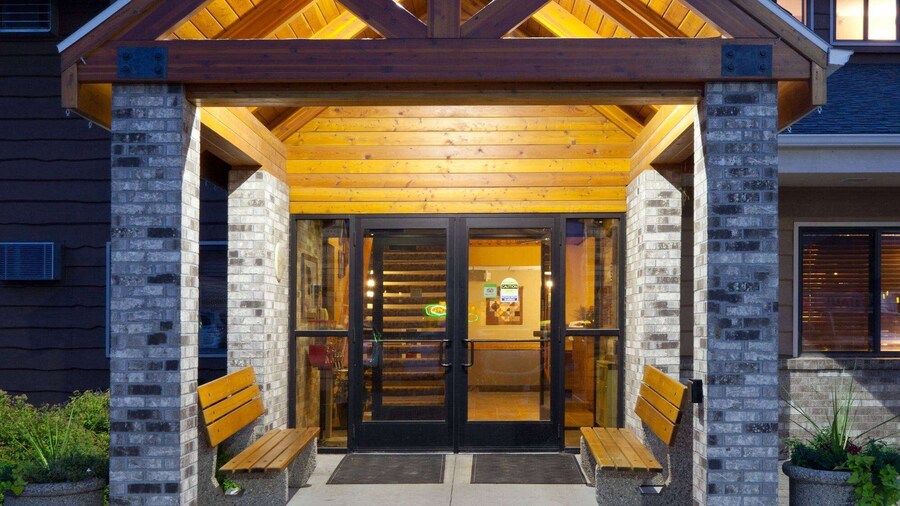 AmericInn by Wyndham Roseau