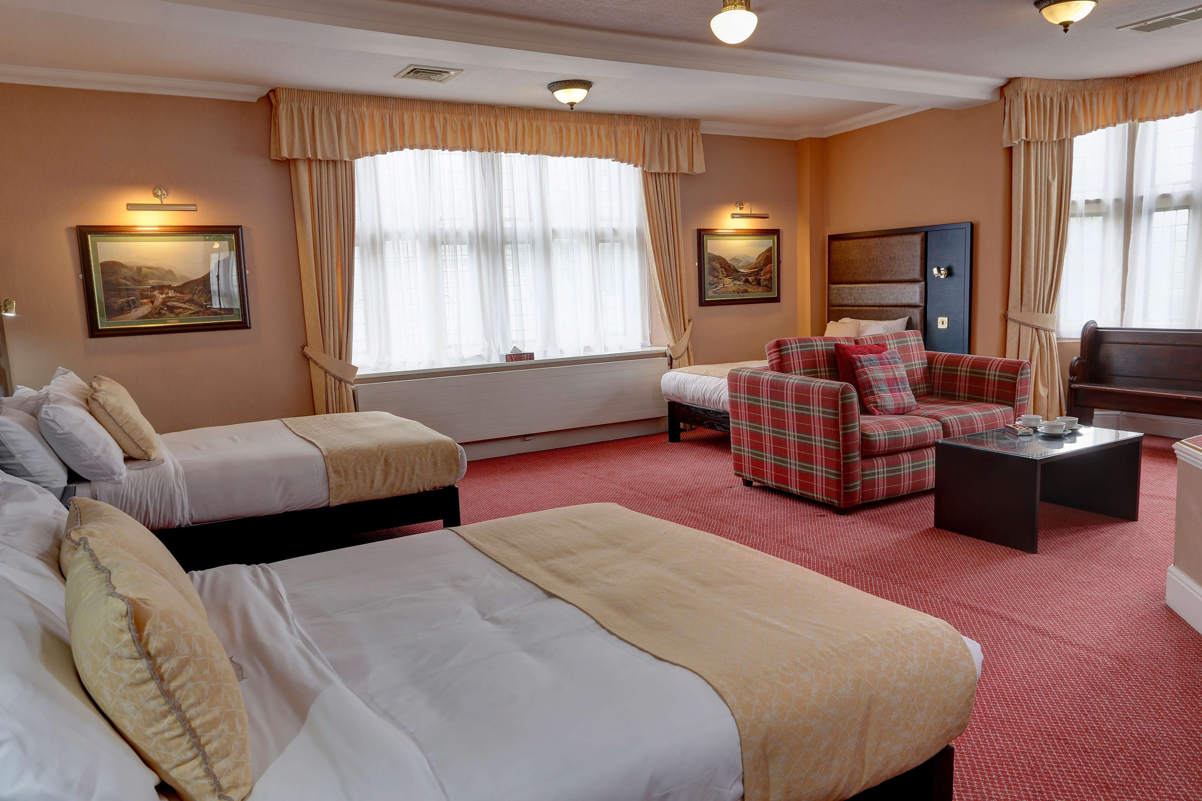 executive room, 1 double bed, non smoking | premium bedding, in-room safe, individually decorated