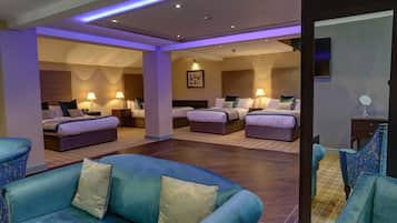 Premium bedding, in-room safe, individually decorated