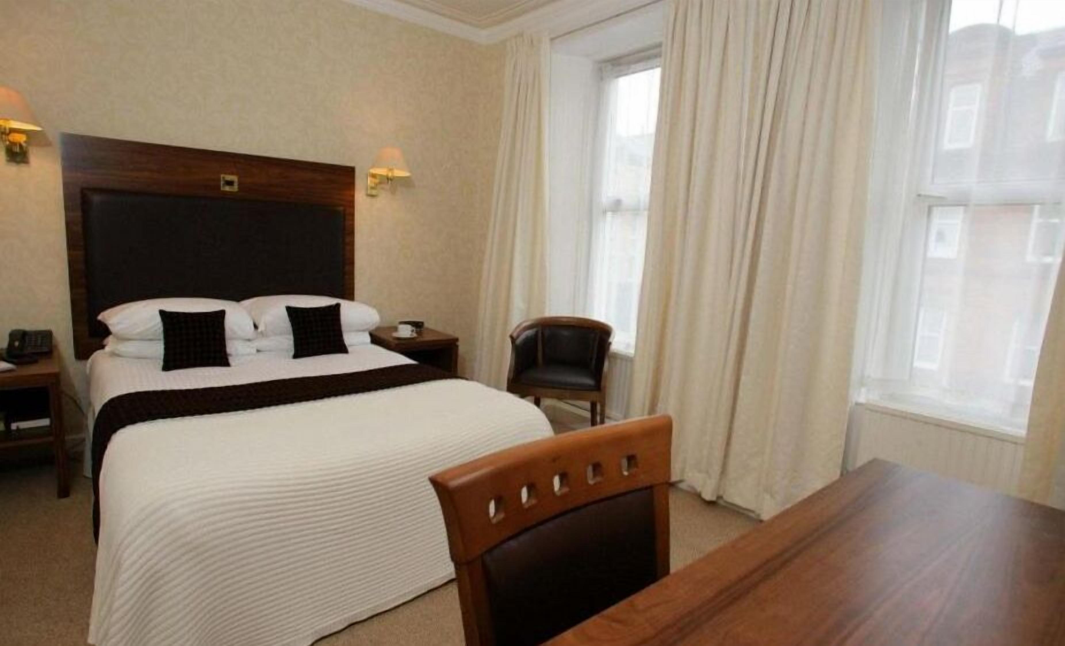 In-room safe, individually decorated, individually furnished, desk