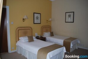 In-room safe, individually decorated, individually furnished, desk - The New County Hotel (Perth)