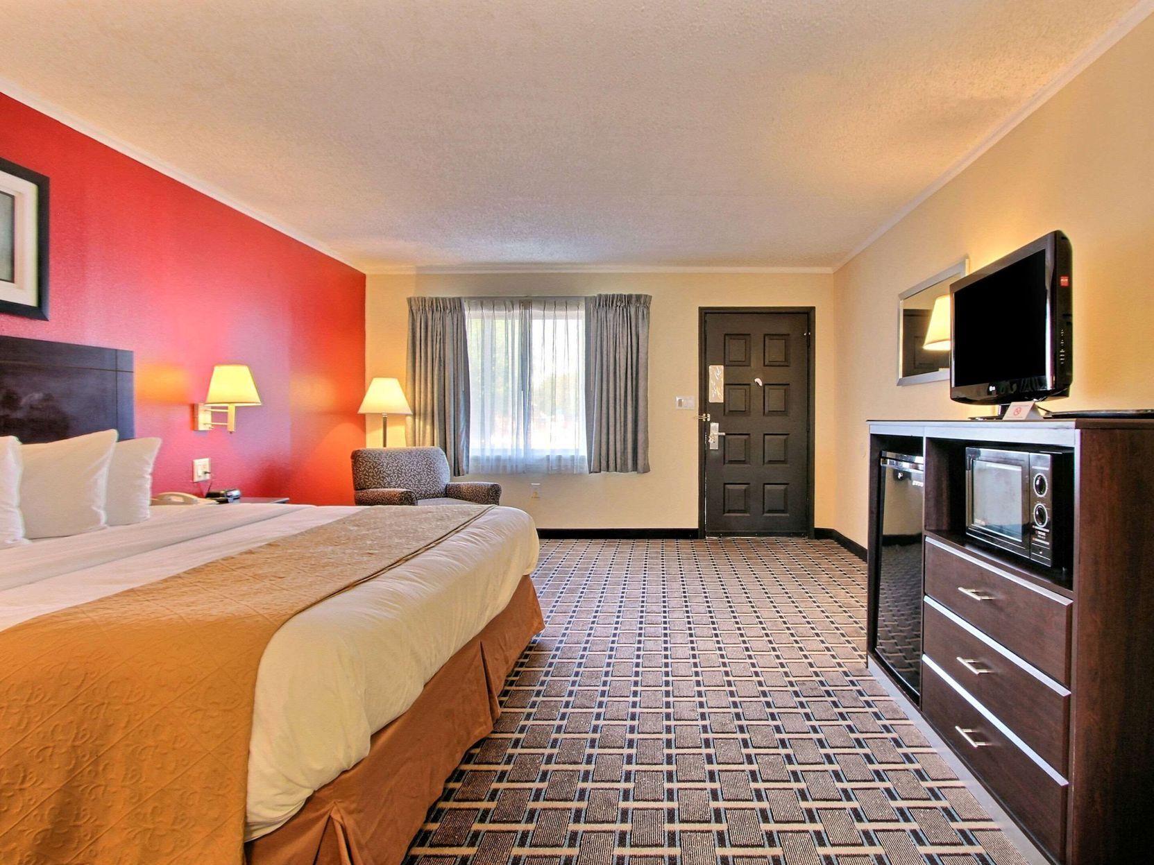 Iron/ironing board, free cots/infant beds, rollaway beds, free WiFi