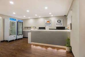 Lobby - Quality Inn & Suites Millville (Millville)