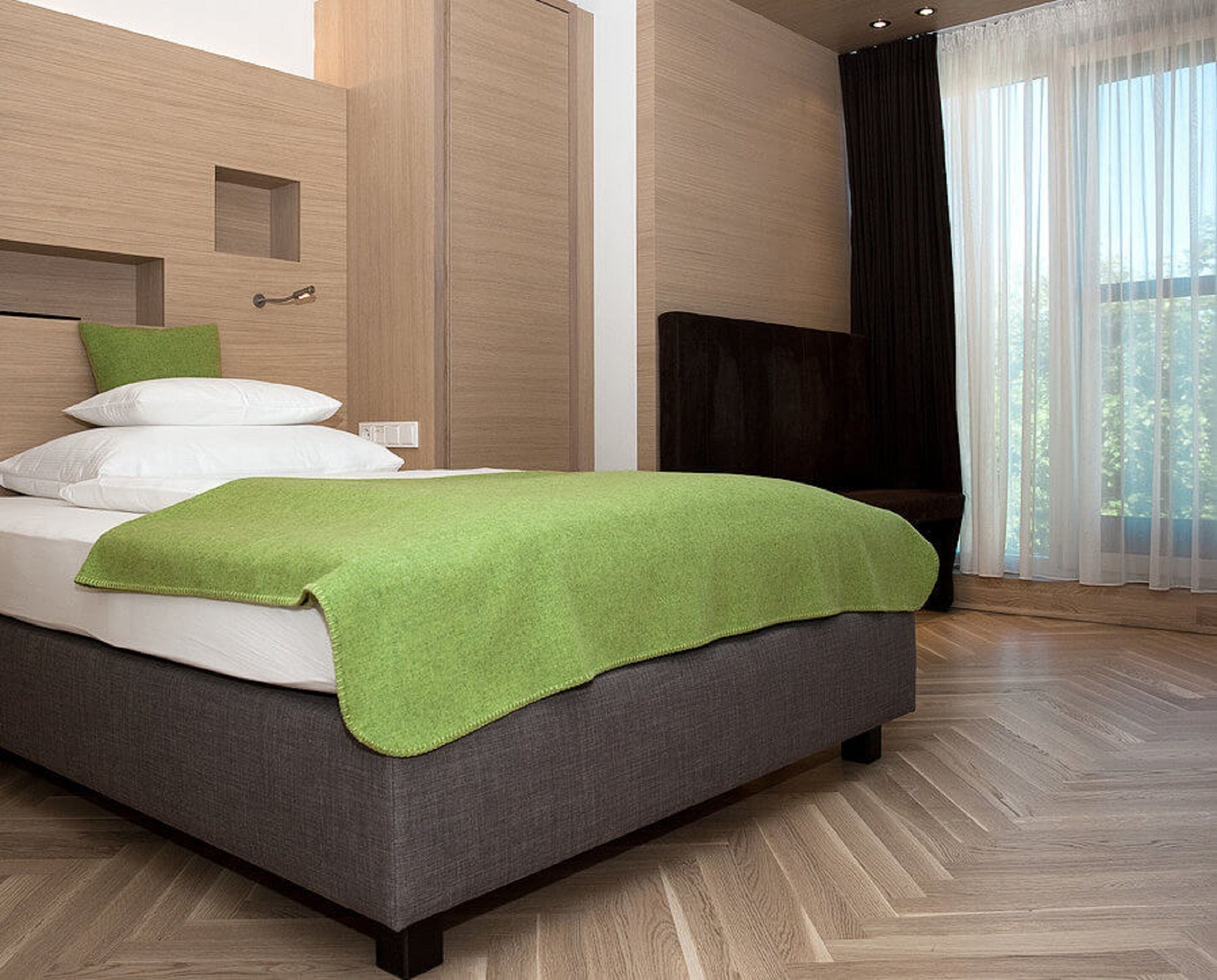 Single Room | Minibar, in-room safe, individually furnished, desk