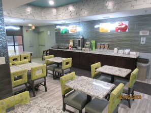 Free buffet breakfast 