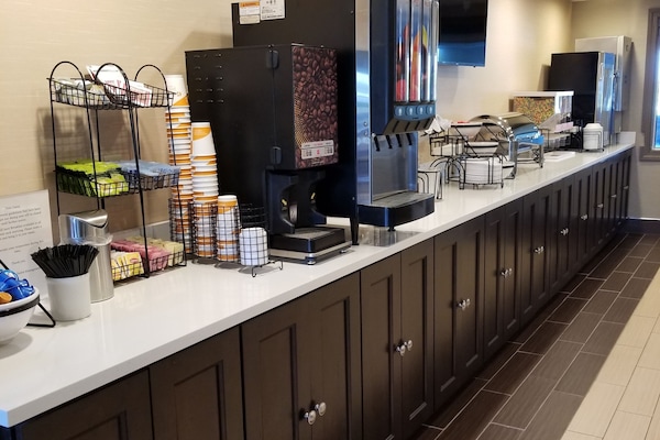 Free daily buffet breakfast