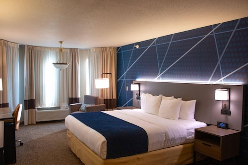 Comfort Inn & Suites Geneva - West Chicago