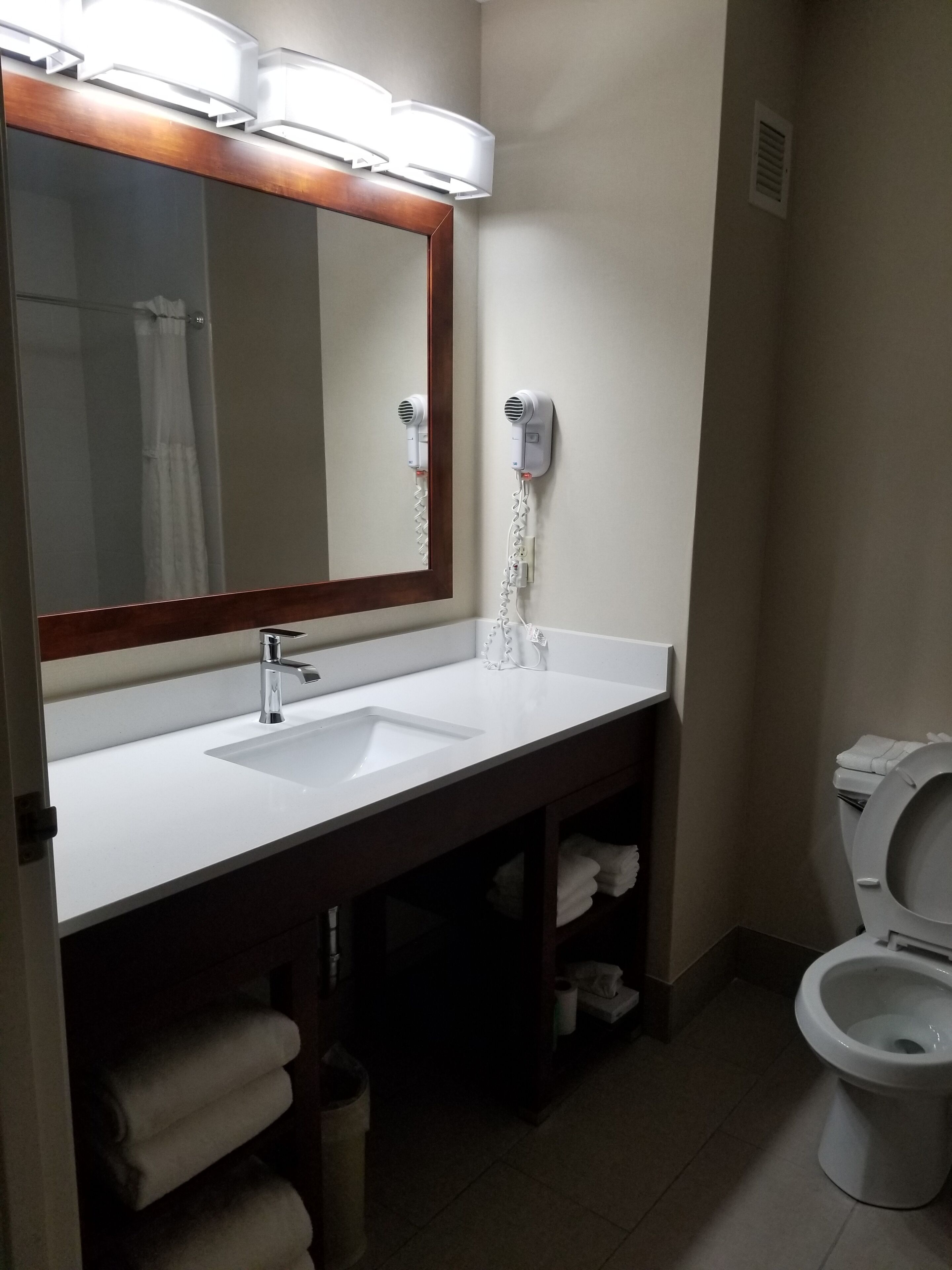 combined shower/bathtub, free toiletries, hair dryer, towels