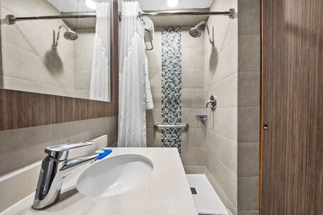 Holiday Inn Express San Juan Condado, an IHG Hotel - Image 6
