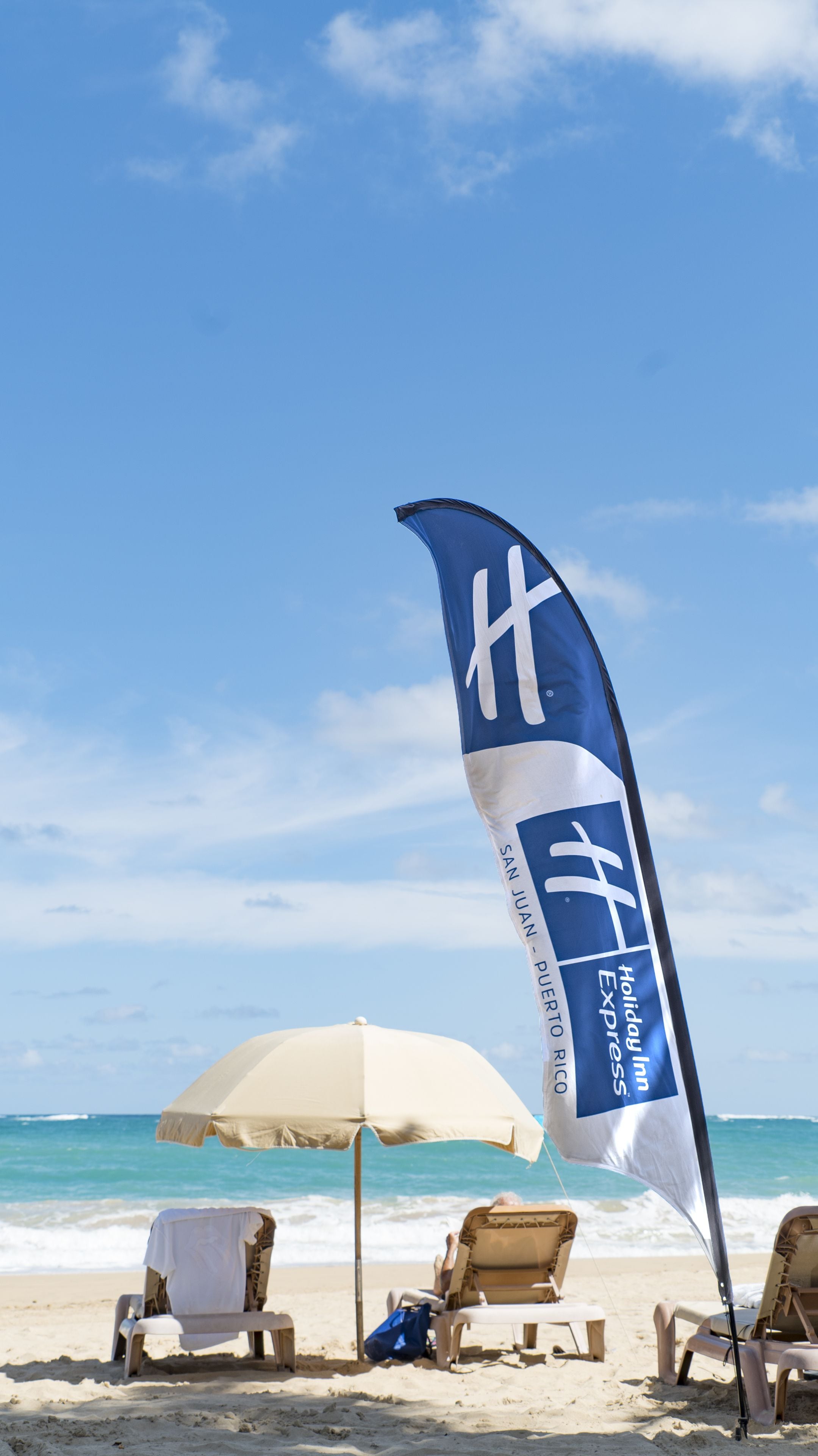 Beach nearby, sun loungers, beach umbrellas, beach towels
