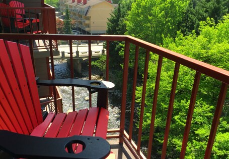 Baymont by Wyndham Gatlinburg On The River - Image 47