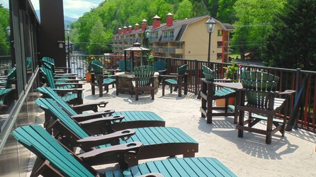 Baymont by Wyndham Gatlinburg On The River - Image 49