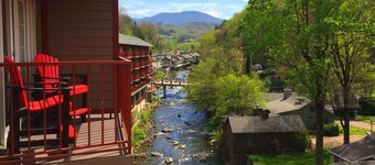 Baymont by Wyndham Gatlinburg On The River