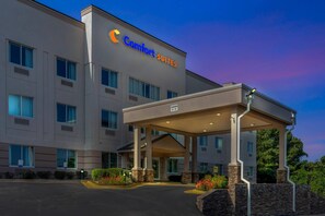 Exterior - Comfort Suites Raleigh Walnut Creek (Raleigh)