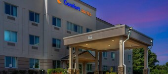 คอมฟอร์ต สวีทส์ ราเลห์ วอลนัท ครีก