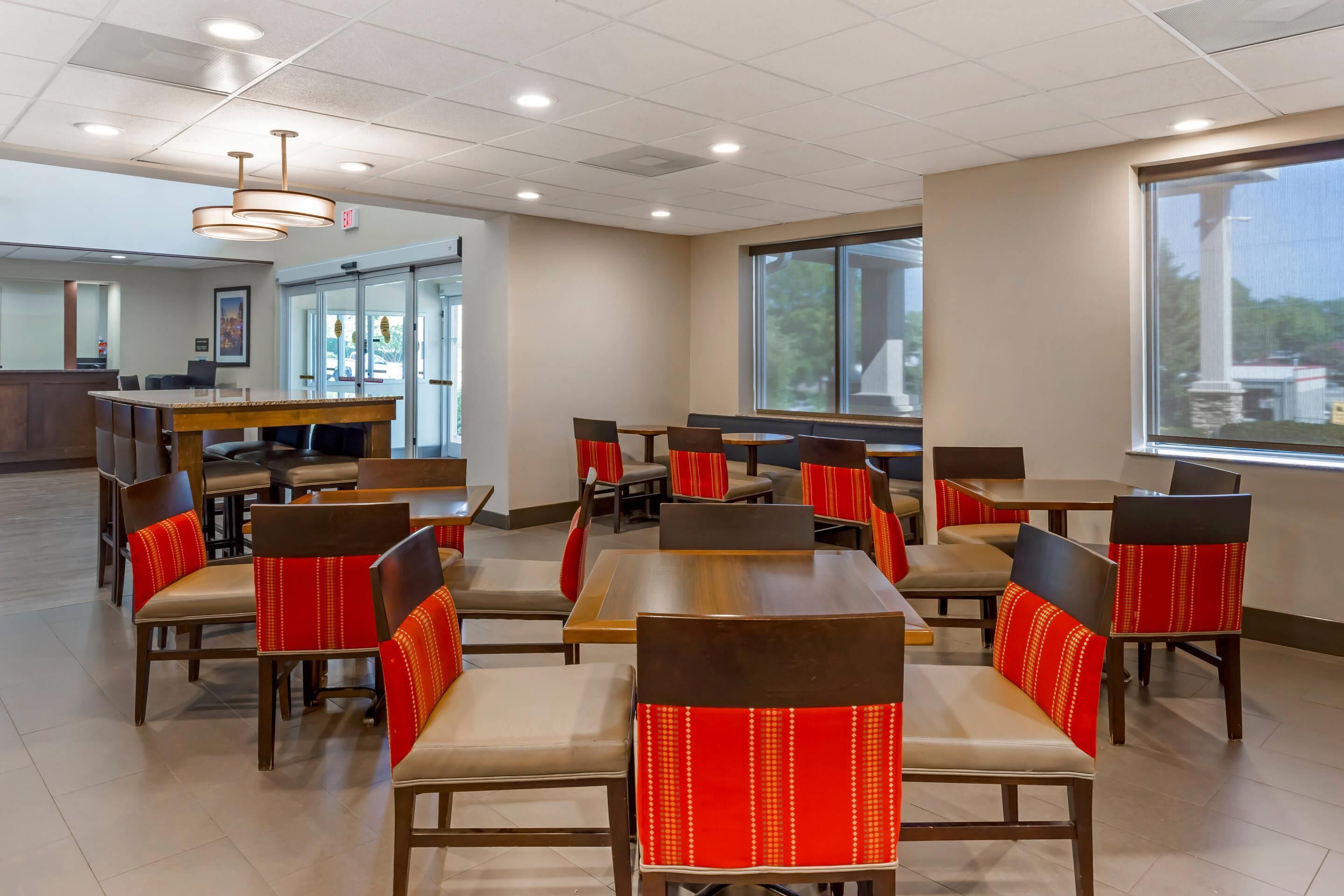 free daily full breakfast