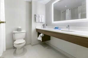 免費盥洗用品、吹風機、毛巾