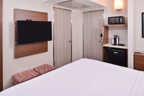 Premium bedding, pillowtop beds, in-room safe, individually decorated