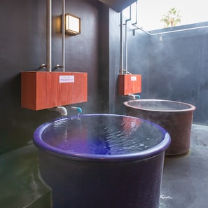 Indoor spa tub