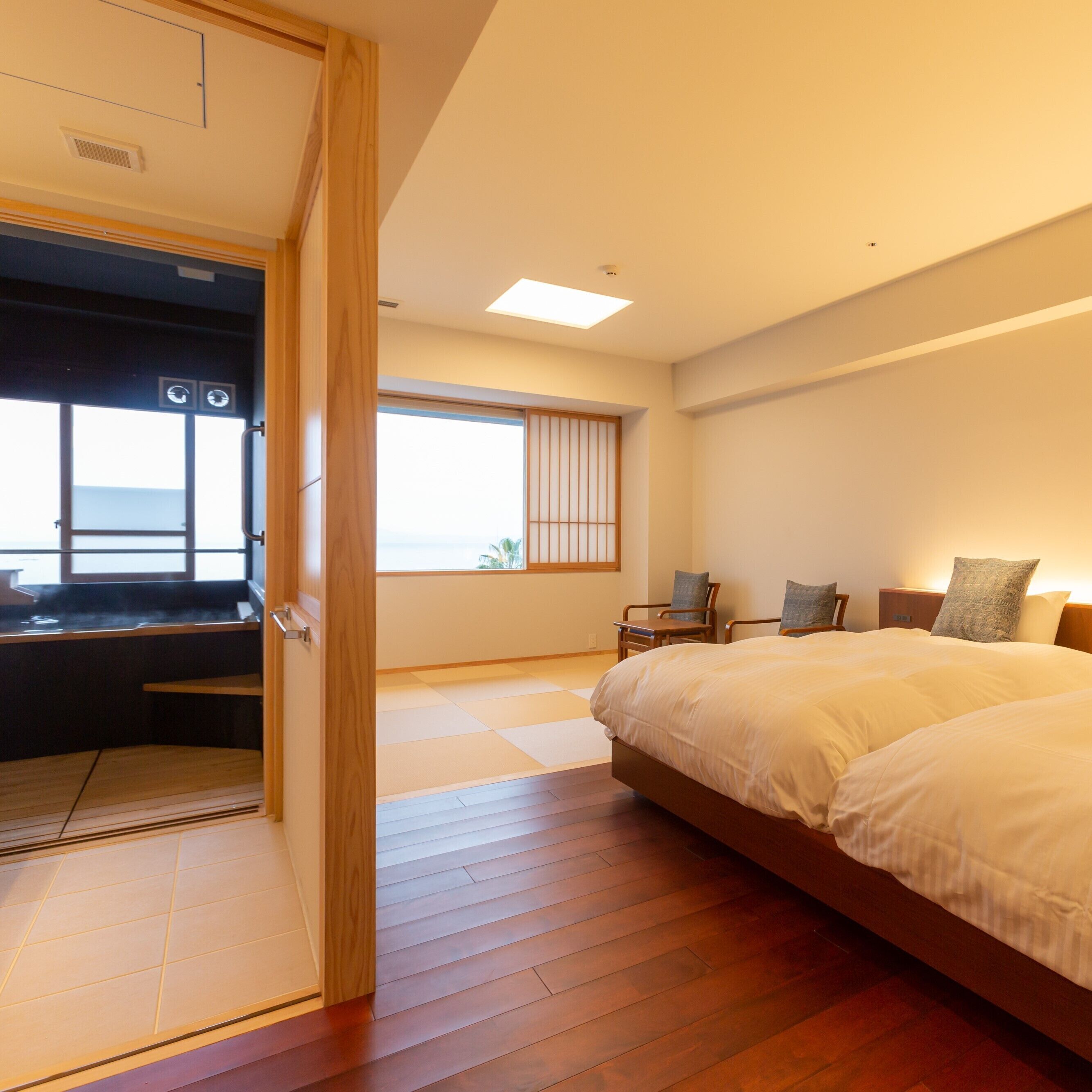 Minibar, in-room safe, desk, free WiFi