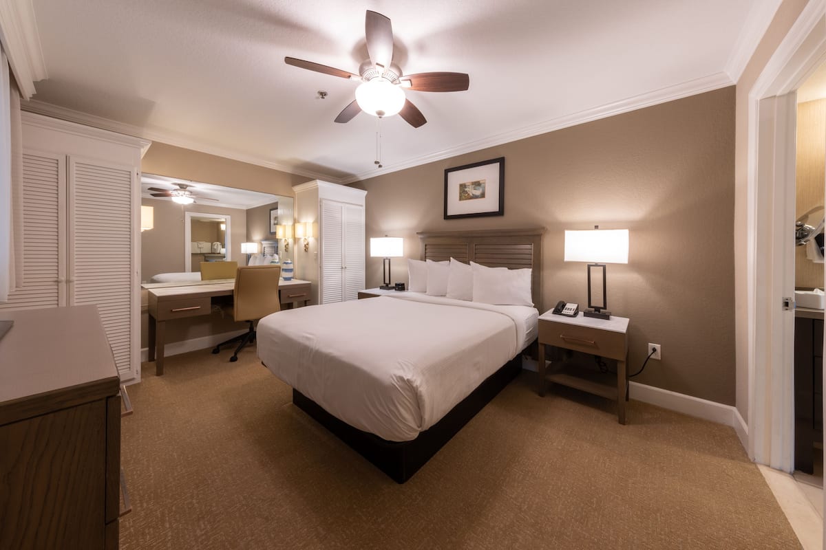 Premium bedding, iron/ironing board, free WiFi, bed sheets
