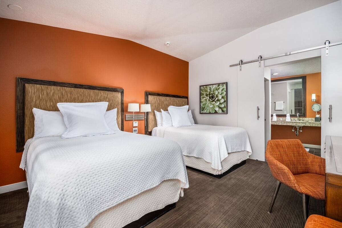 Habitación, 2 camas matrimoniales (Oasis) | Ropa de cama de alta calidad y caja de seguridad en la habitación 