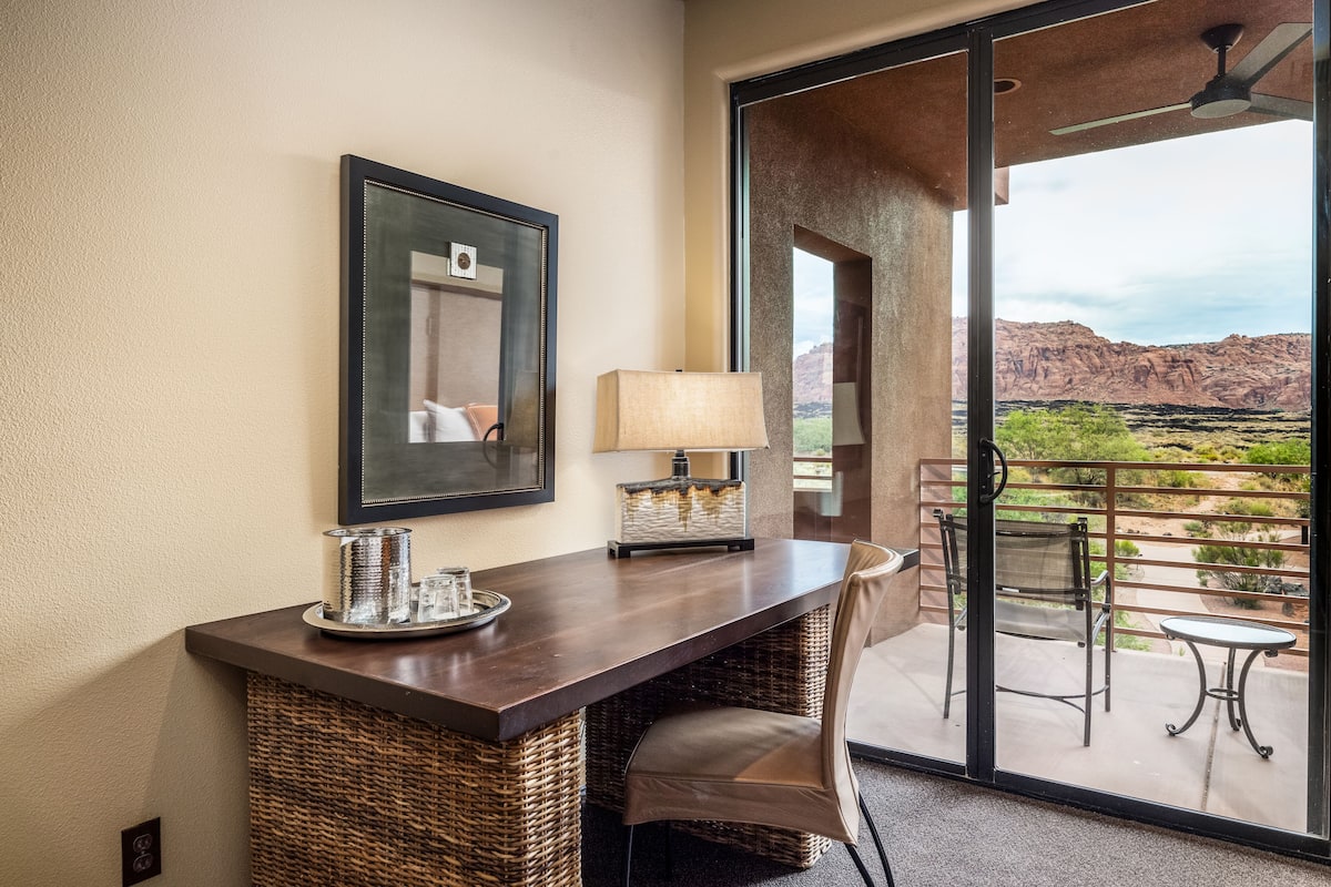 Literie de qualité supérieure, coffres-forts dans les chambres, bureau