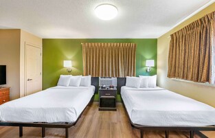 Studio, 2 Double Beds, Non Smoking | Desk, free WiFi, bed sheets