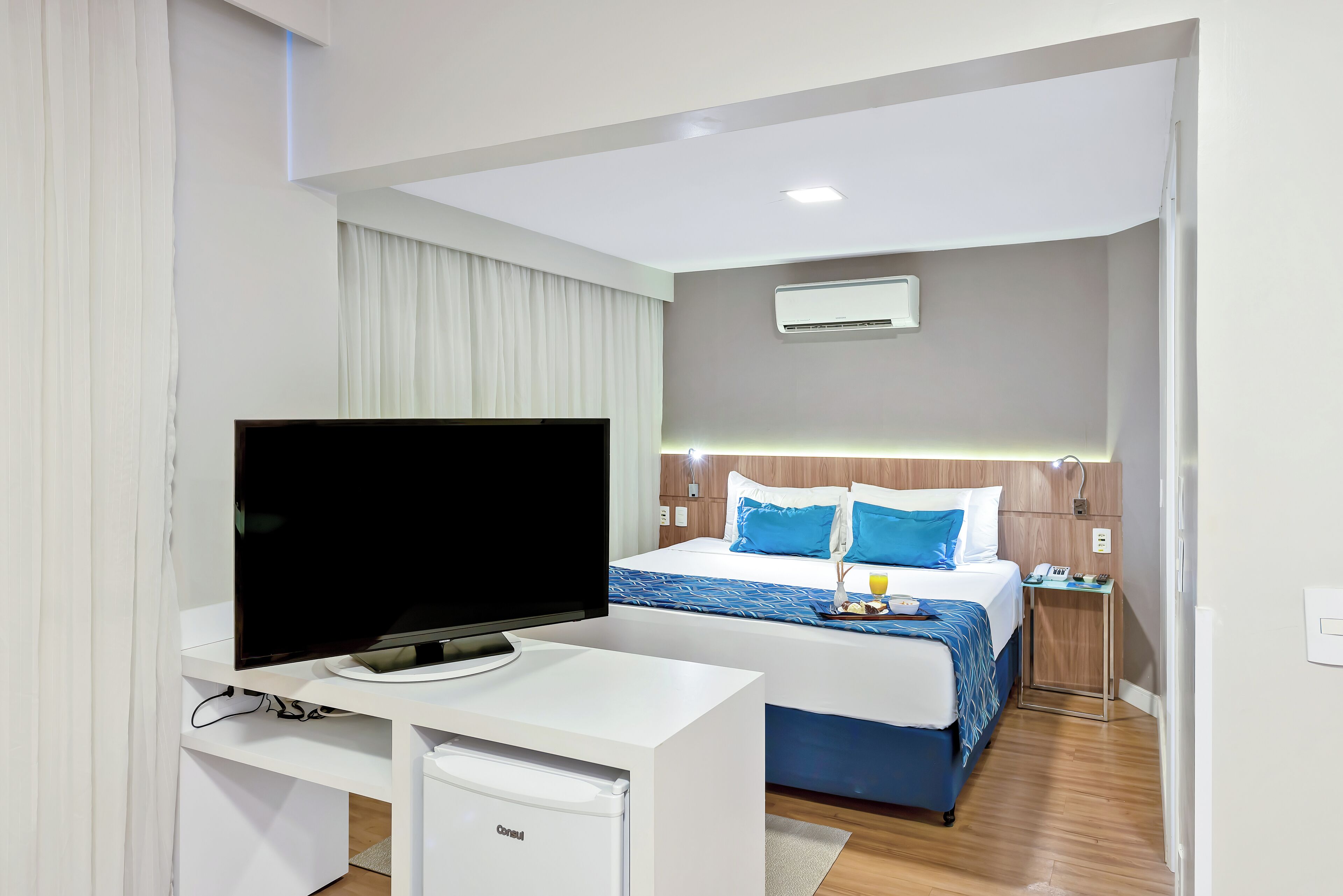 行政開放式套房 | 低過敏寢具、迷你吧、客房內保險箱、書桌