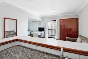 Hypo-allergenic bedding, minibar, in-room safe, desk