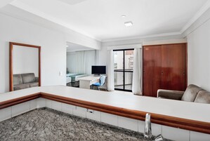 Hypo-allergenic bedding, minibar, in-room safe, desk