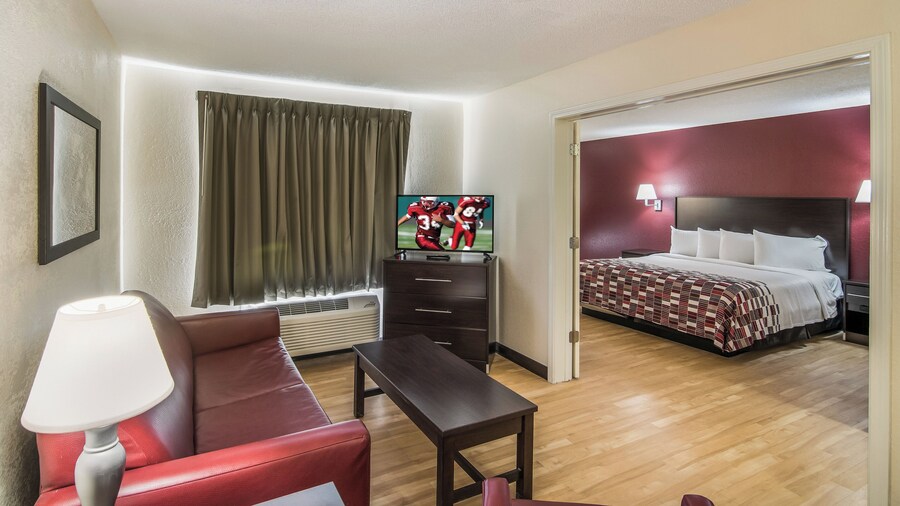 Red Roof Inn & Suites Pensacola East - Milton