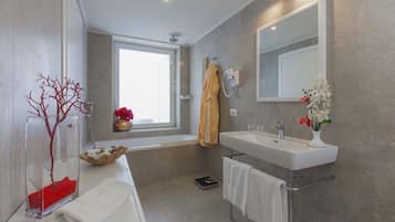 Caparena Suite | Bathroom