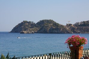 Beach/ocean view - Hotel Caparena (Taormina)
